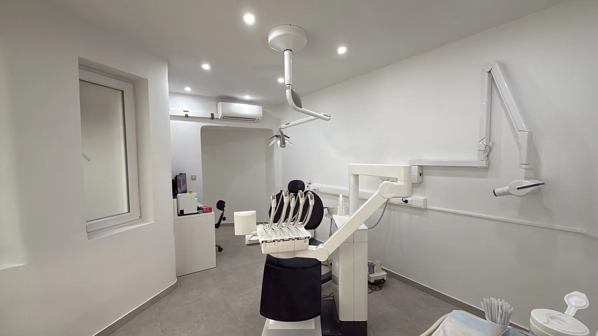 Fauteuil dentaire et équipement de soins