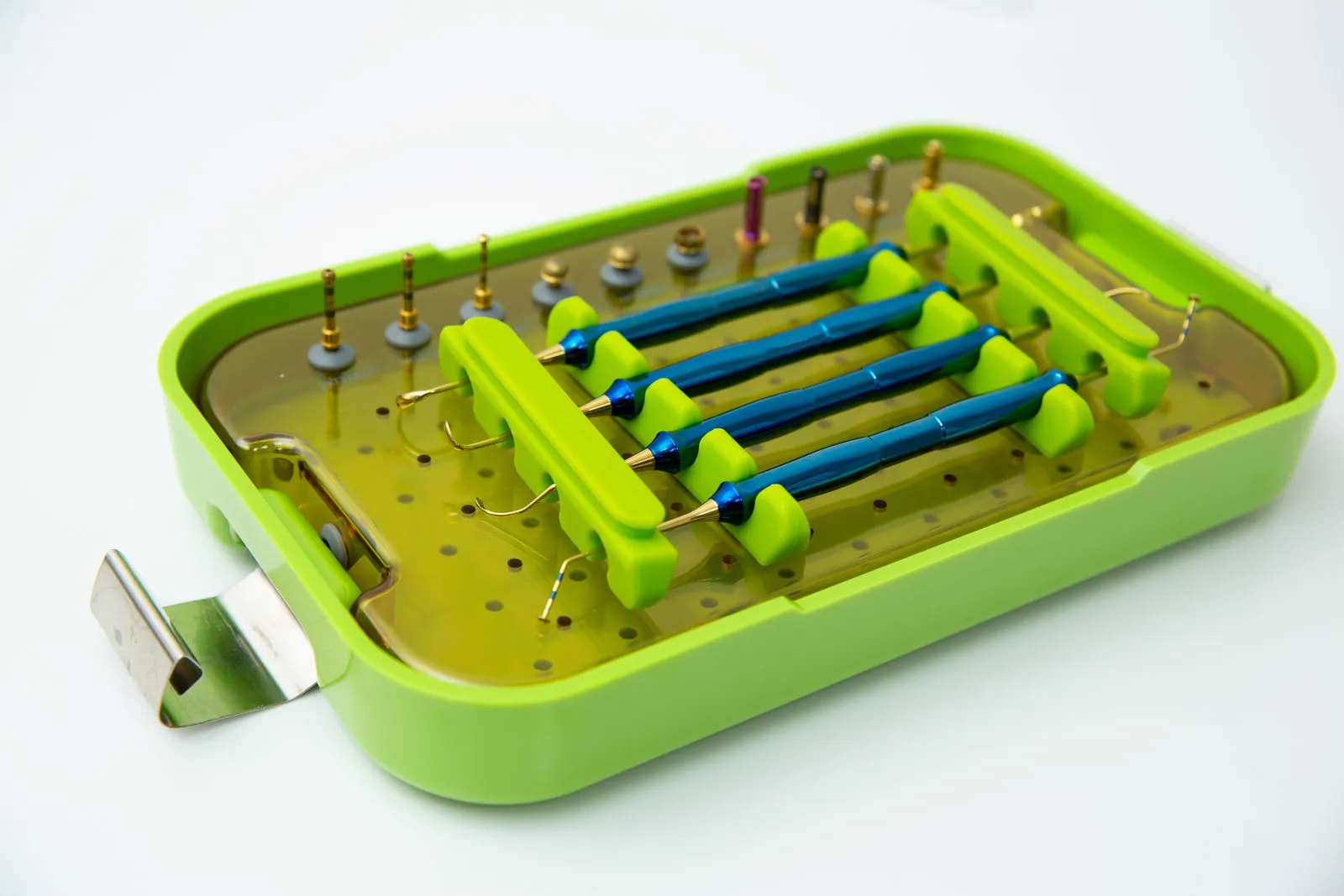 Instruments d'endodontie utilisés pour un traitement de canal